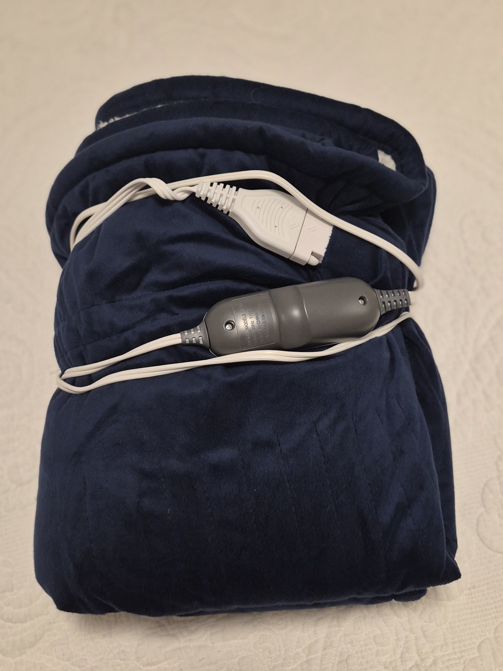 Sunbeam Navy Blue and White Sherpa Electric Throw